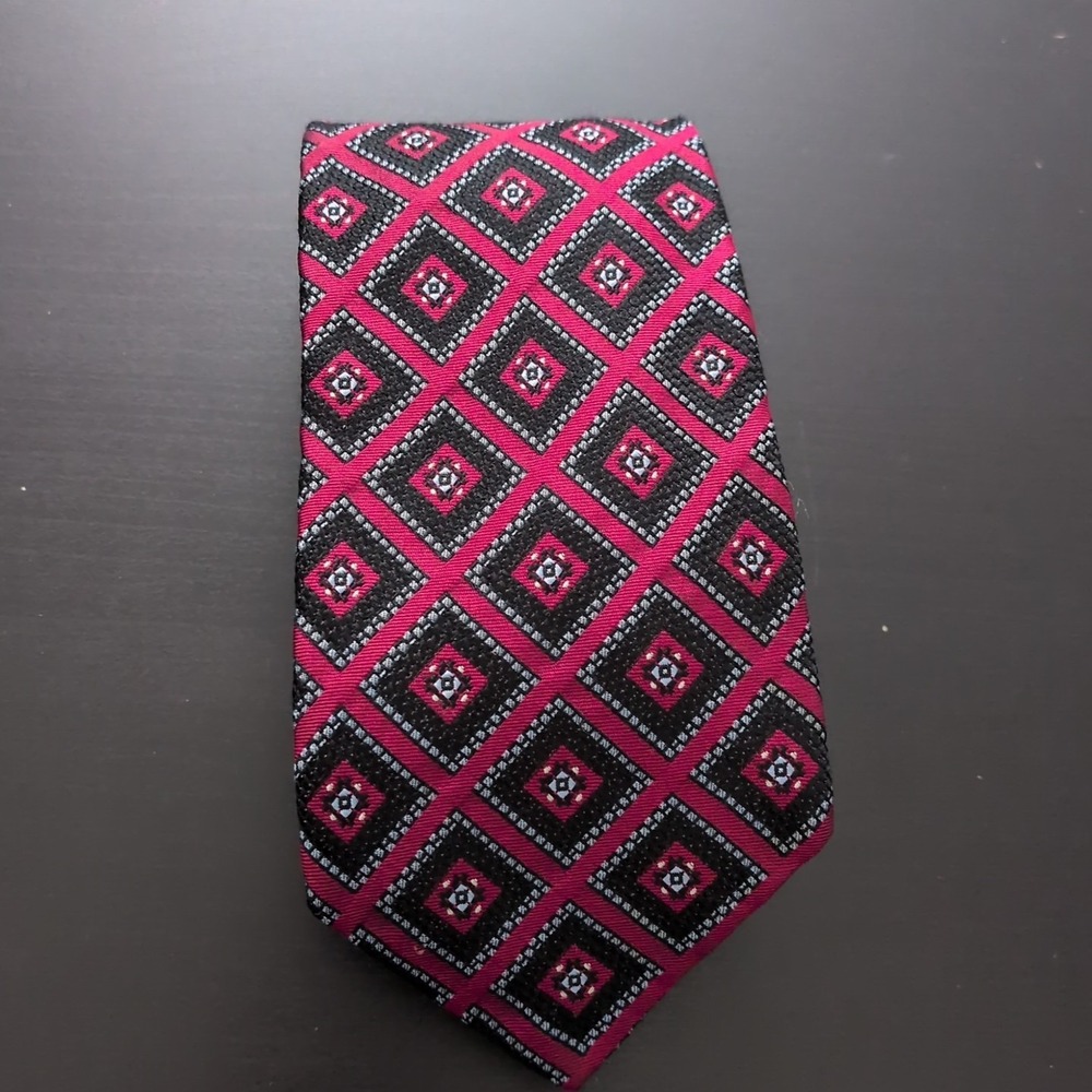 Robert Talbott Best Of Class Tie Necktie Red Blue Diamonds USA Handmade Silk 60"